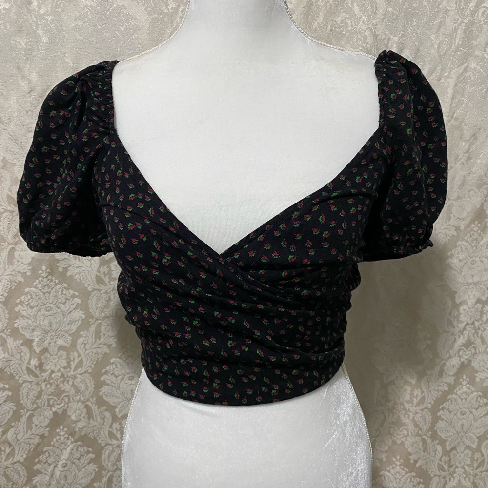 Floral puff sleeve crop top